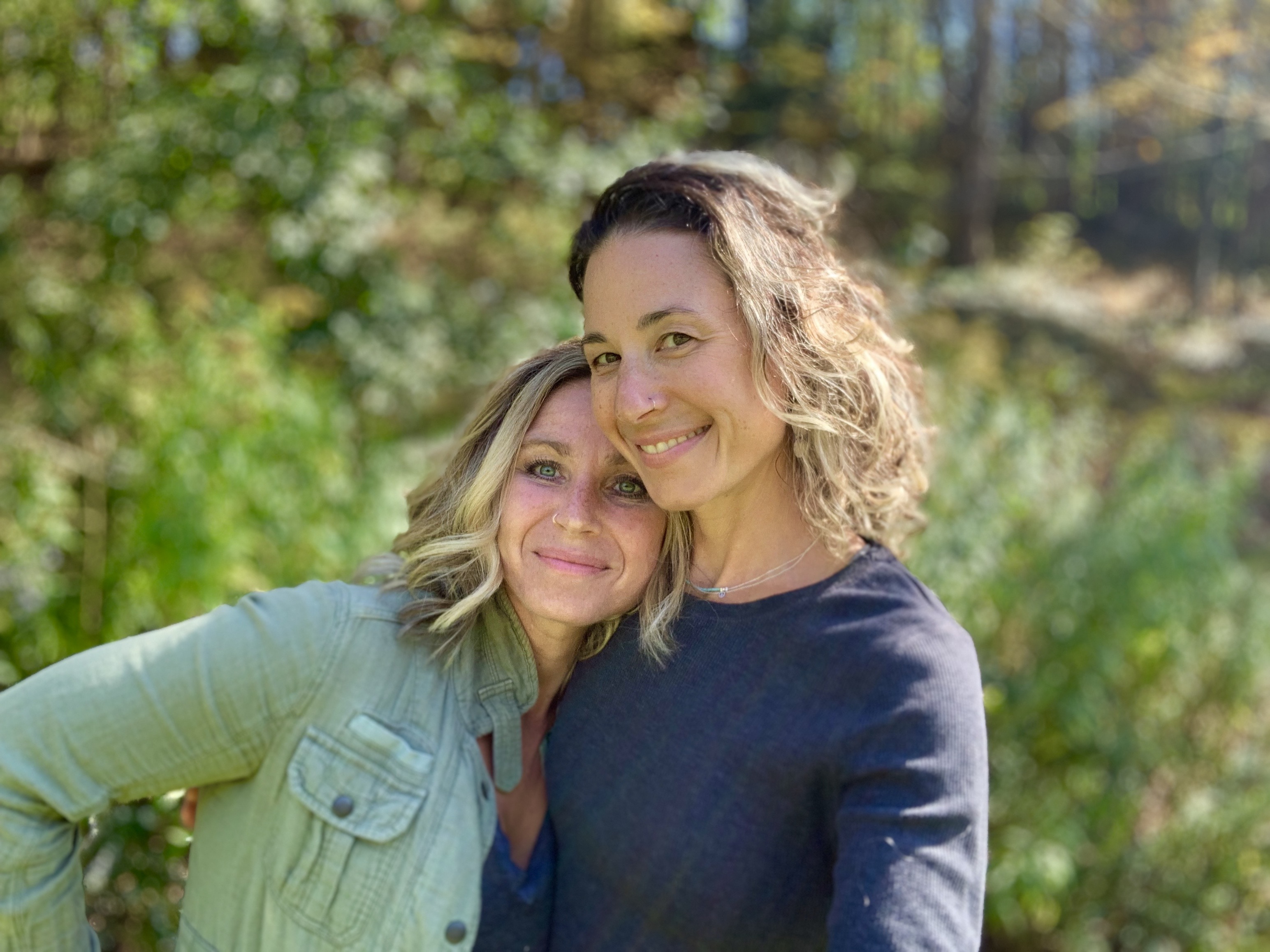 Nicole and Megan founders of Klo Organic Beauty
